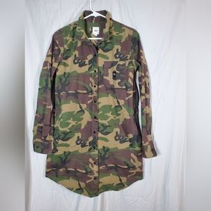 Vans off the wall Women's M camouflage snap front shirt dress with pockets